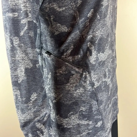 Lululemon Warm Stabilizer 1/2 Zip Hoodie Incognito Camo Size 4 - Picture 8 of 11